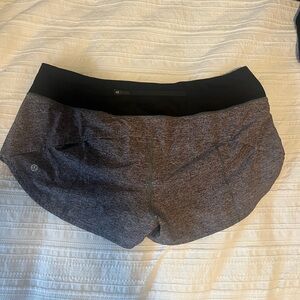 LULULEMON speed up shorts 2.5” size 8